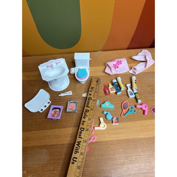 Vintage Y2K Barbie 90s bathroom lot accessories toilet sink cleaners towel - Picture 3 of 5